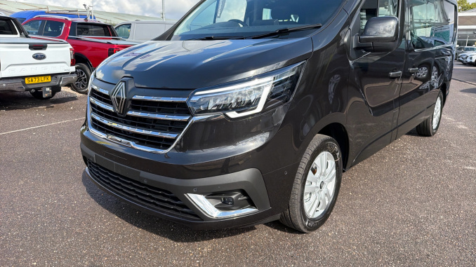 Renault Trafic Lwb Diesel LL30 Blue dCi 150 Extra [Safety] Crew Van - Image 37